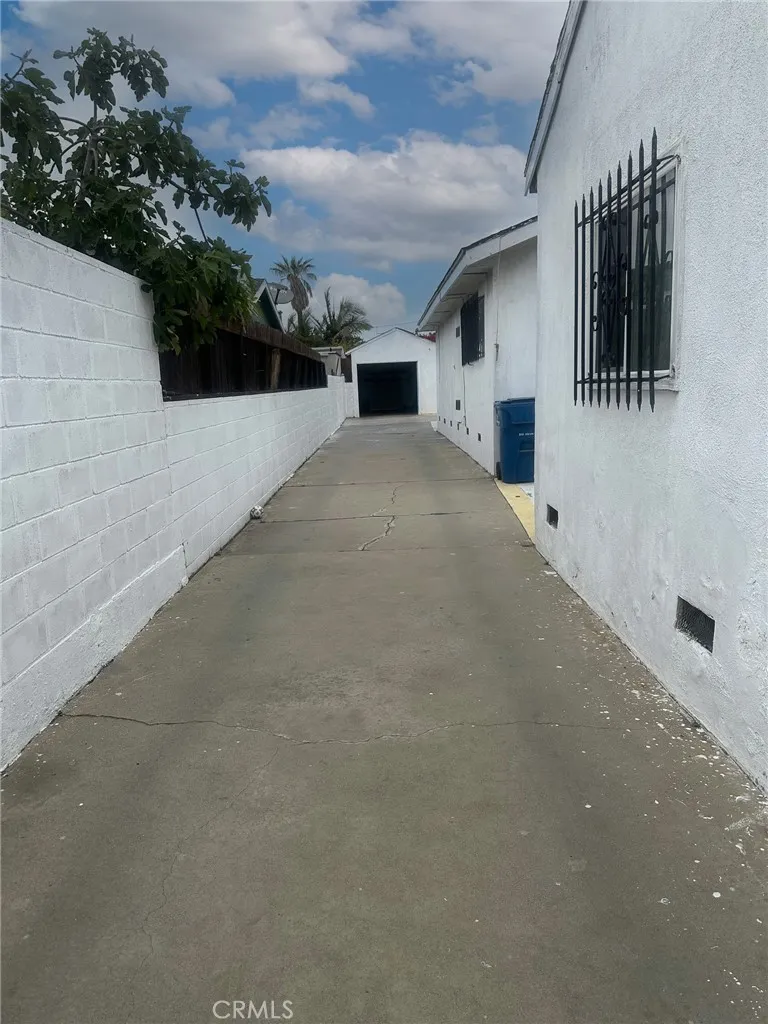 3743 W 112th Street, Inglewood, California 90303 home-pic-10